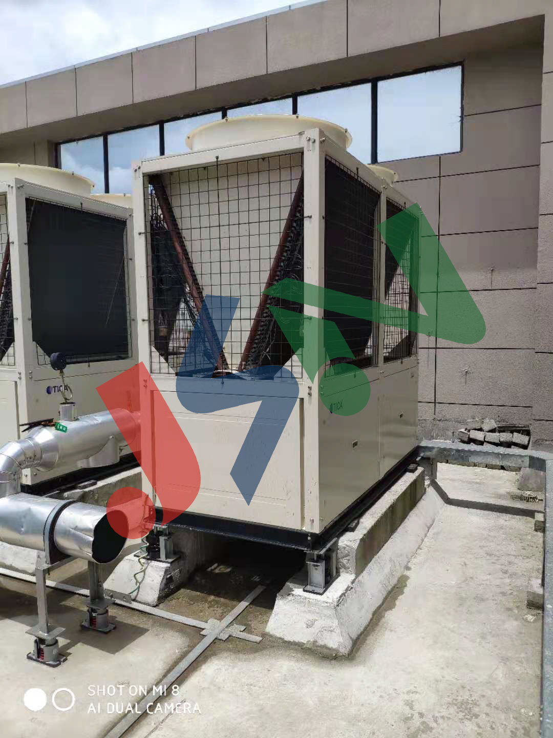 天加空調模塊機組安裝JA-1型減振器.jpg 天加空調模塊機組安裝JA-1型減振器.jpg